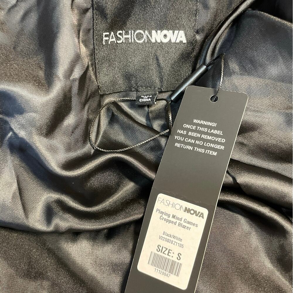 NEW Fashion Nova Playing Mind Game Black Striped Cropped Open Blazer Size S - Picture 4 of 4